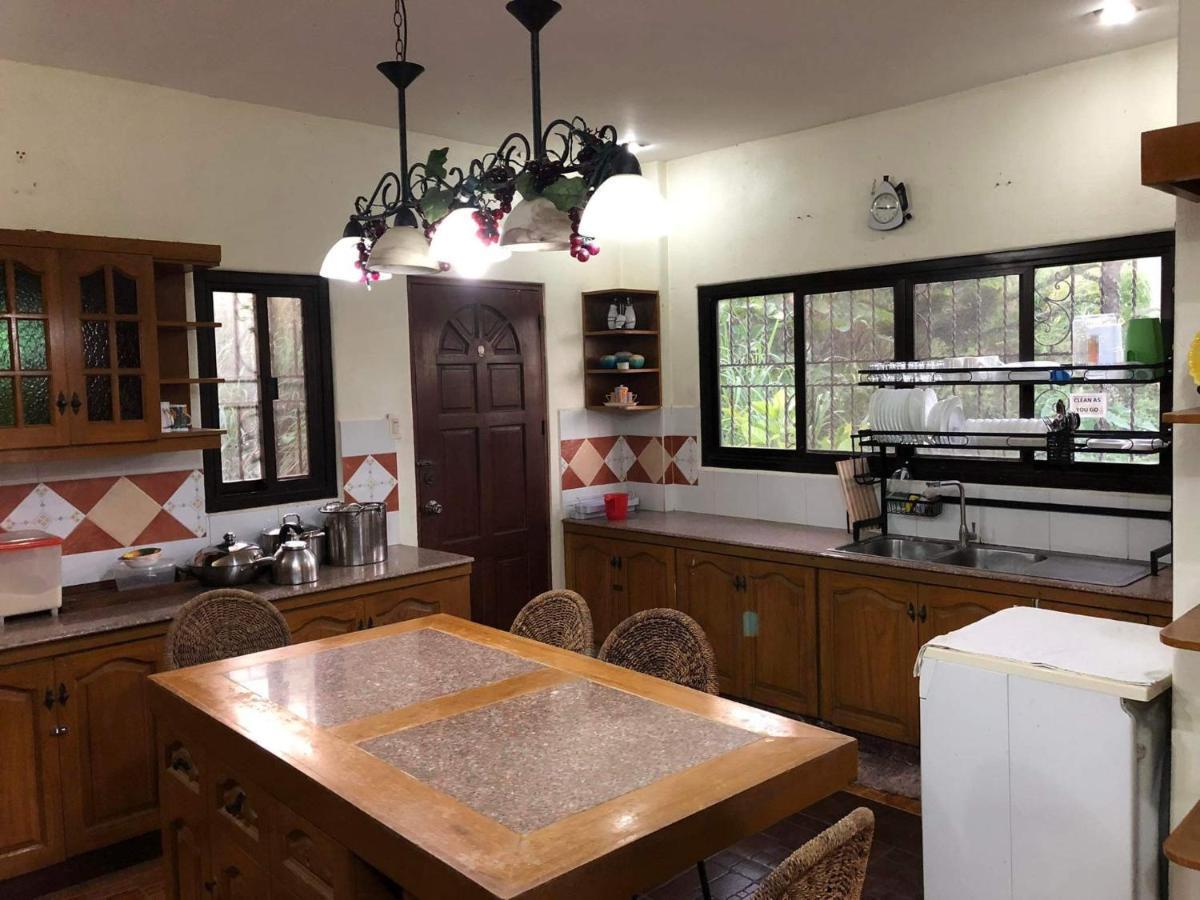 Tagaytay Bnr Guesthouse 4Br With Balcony 12-14 Guest Tagaytay City Extérieur photo